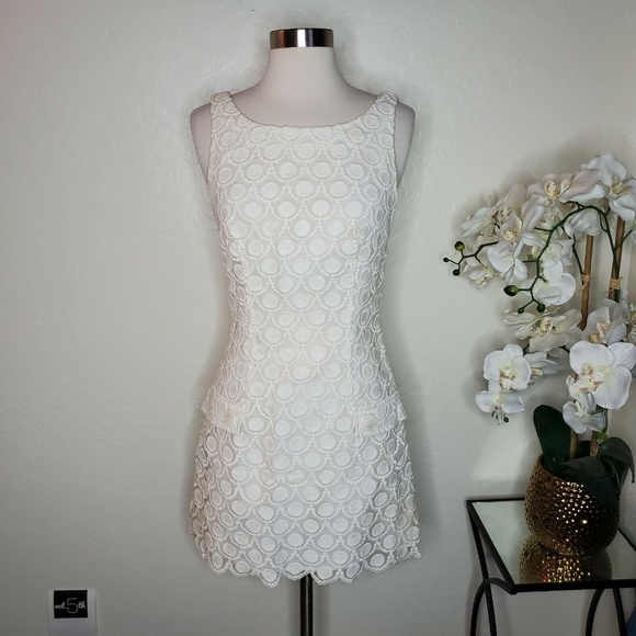 bebe Dresses & Skirts - Bebe White Lace Mini Dress Size Small Scalloped
